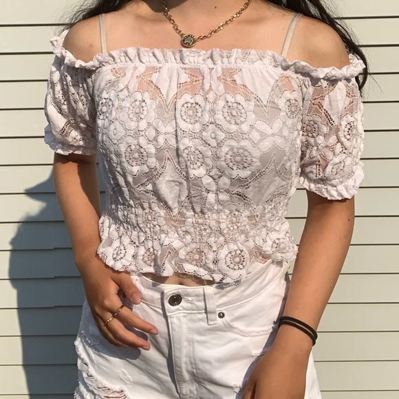 White lace off the shoulder short sleeve top - Picture 3 of 4